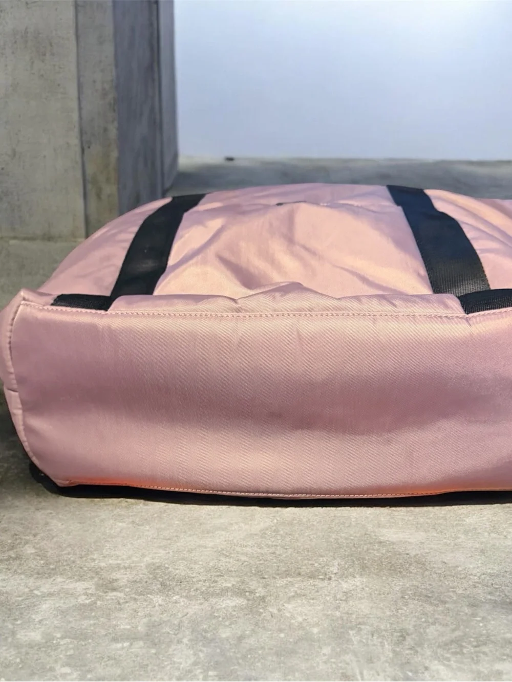 Fabletics Mauve Tote with Black Straps and Removable Pouch